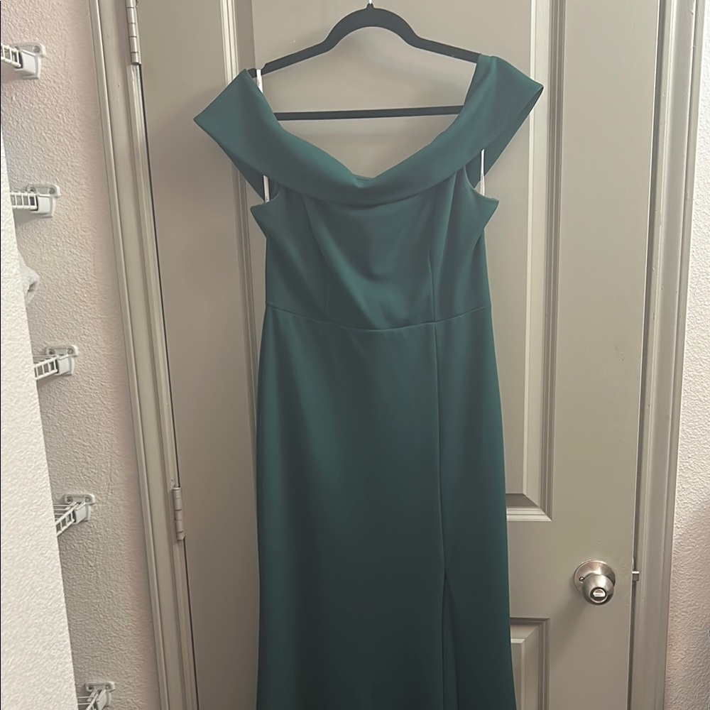 Elegant Green Off-Shoulder Dress